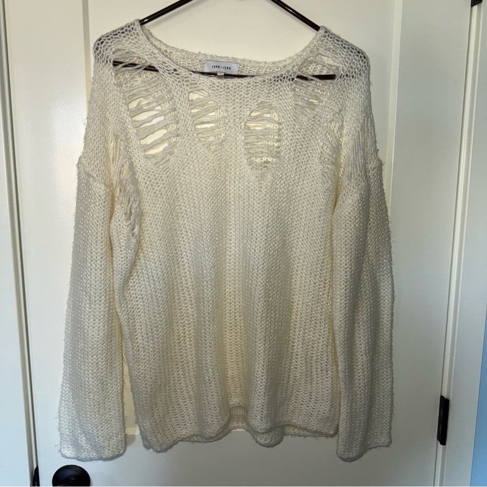 John + Jenn anthro Distressed Cream Sweater women’s Large 100% soft acrylic